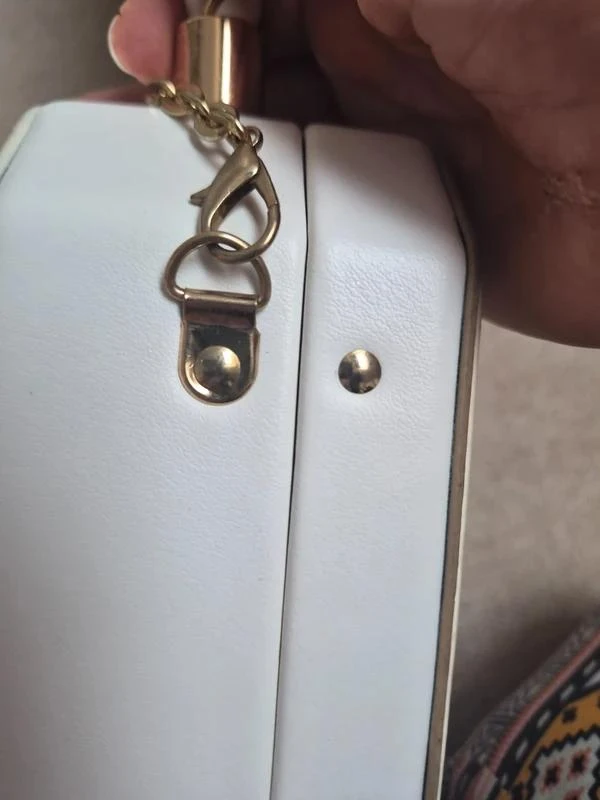 Bolso rígido blanco Fashion and Bag cadena dorada – photo 13